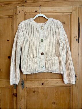 Vigoss Women’s Cream Chunky Knit Cardigan with Shiny Gold Buttons Sz L